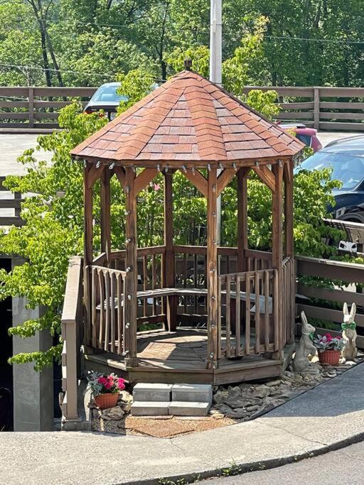 Relaxing Mountain Condo In Gatlinburg With City View ! 외부 사진