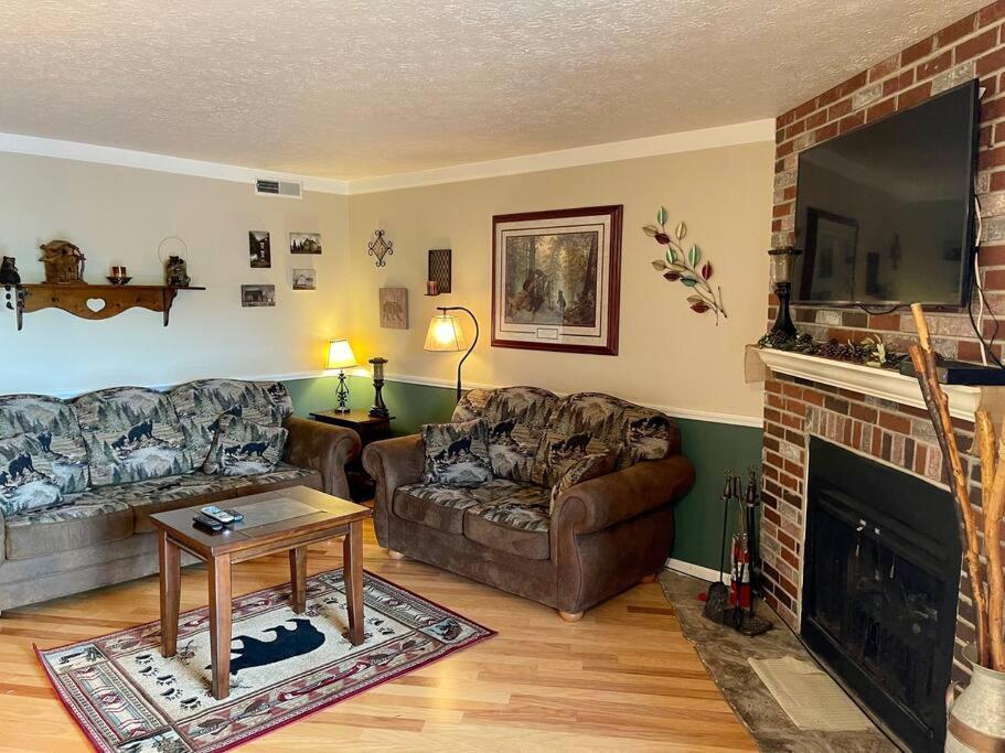 Relaxing Mountain Condo In Gatlinburg With City View ! 외부 사진