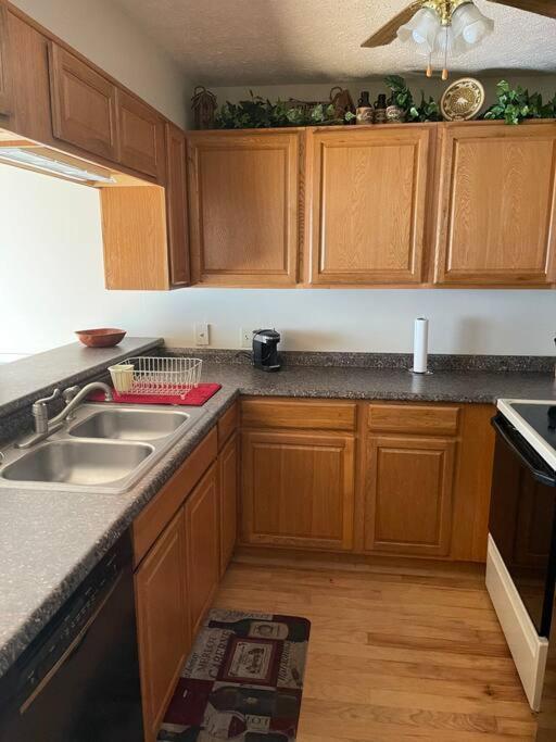 Relaxing Mountain Condo In Gatlinburg With City View ! 외부 사진